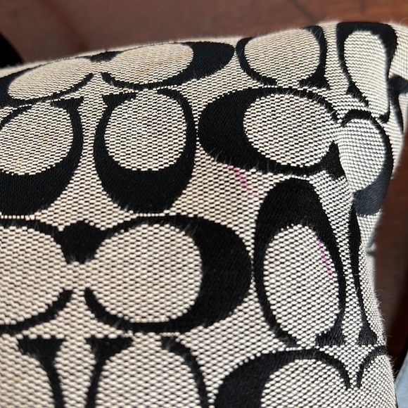 HADLEY SIGNATURE ZIP SATCHEL (COACH F31841)
SILVER/BLACK/WHITE/BLACK Preloved - Picture 10 of 11